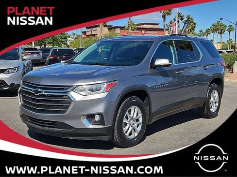 Used 2018 Chevrolet Traverse LT image 1