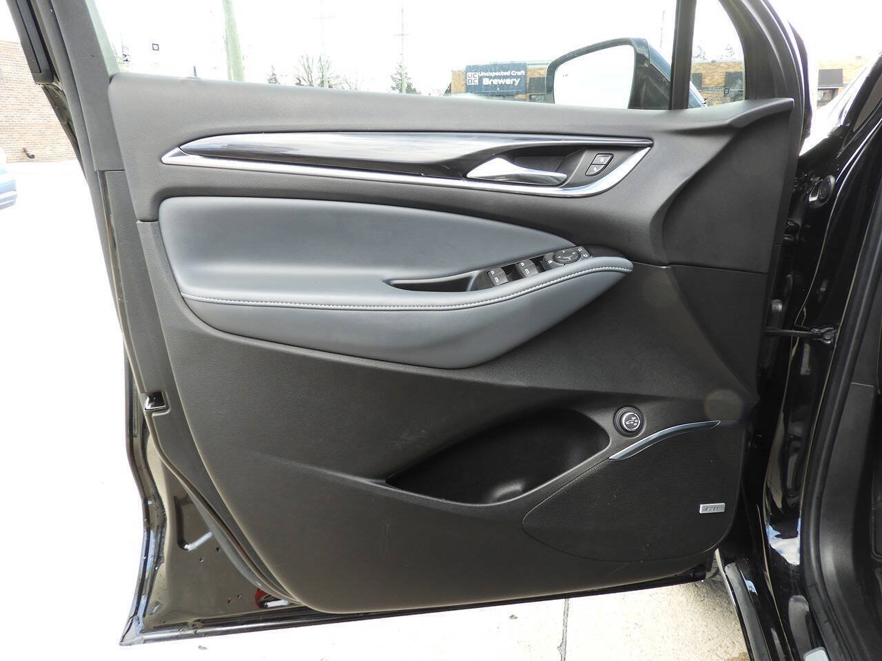 Used 2022 Buick Enclave Essence w/ Experience Buick Package FWD image 17