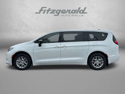 New 2026 Chrysler Voyager LX FWD image 8