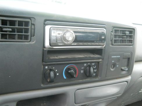 Used 2004 Ford F450 XL image 7