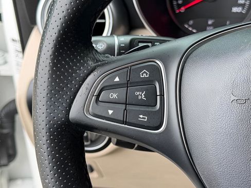 Used 2018 Mercedes-Benz GLC 350e 4MATIC image 37