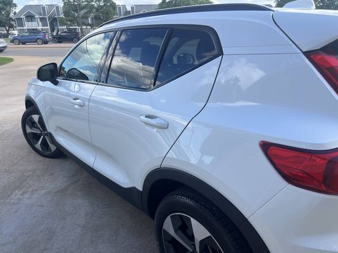Used 2023 Volvo XC40 B4 Ultimate FWD image 8