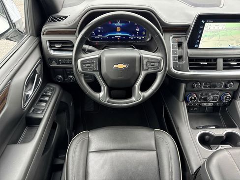 Used 2023 Chevrolet Suburban Premier image 28