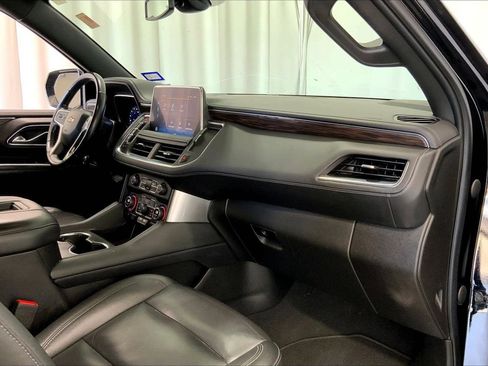 Used 2022 Chevrolet Suburban LT RWD image 28