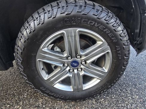 Used 2019 Ford F150 Lariat image 17