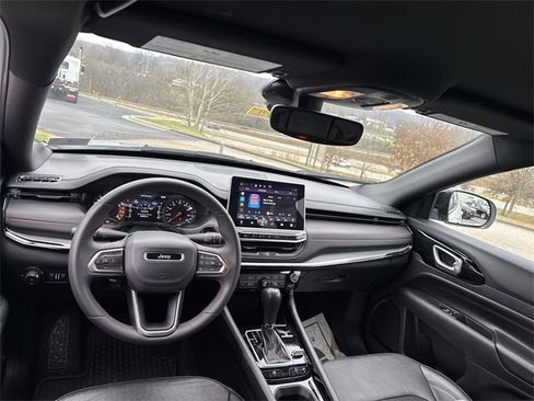 Used 2024 Jeep Compass Trailhawk image 13