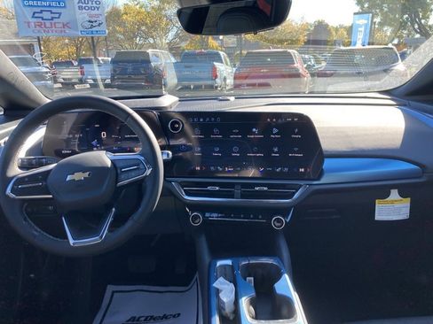 New 2026 Chevrolet Equinox EV LT w/ Convenience Package II image 11