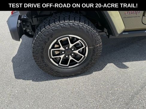 New 2025 Jeep Gladiator Rubicon image 41