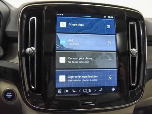 Used 2024 Volvo XC40 B5 Plus image 20