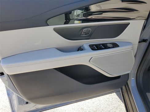 New 2026 Lincoln Nautilus Premier w/ Jet Appearance Package image 17