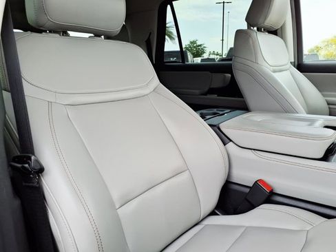 Certified 2025 Ford Expedition Max Active image 12