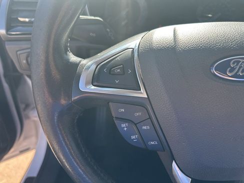 Used 2016 Ford Fusion SE w/ Equipment Group 201A image 11