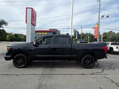 Used 2018 Nissan Titan SL w/ Midnight Edition AWD/4WD image 8