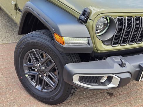 New 2026 Jeep Gladiator Sport AWD/4WD image 6