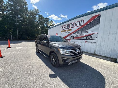 Used 2020 Ford Expedition XLT w/ Equipment Group 202A AWD/4WD image 1