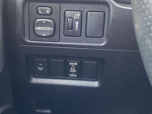 Used 2017 Toyota 4Runner TRD Off-Road Premium AWD/4WD image 18