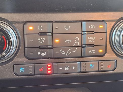 Used 2021 Ford F250 Platinum w/ FX4 Off-Road Package image 6