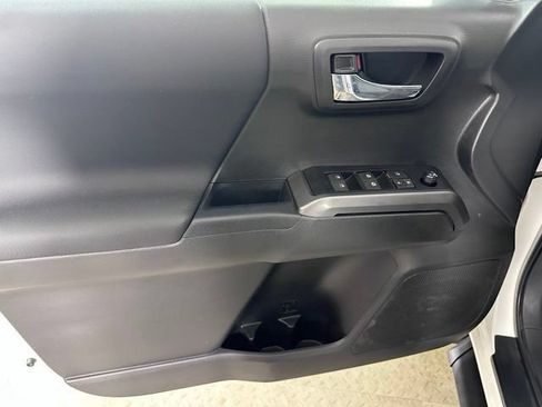 Used 2023 Toyota Tacoma TRD Sport w/ Black Out Package (TMS) AWD/4WD image 17