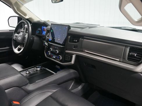 Certified 2024 Ford Expedition XLT image 15