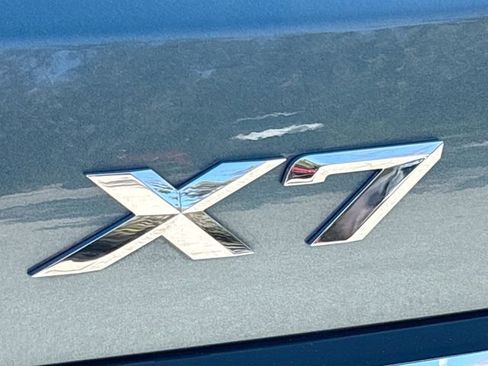 Used 2025 BMW X7 xDrive40i image 11