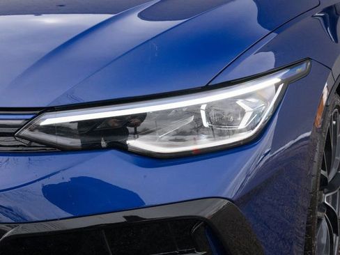 Certified 2025 Volkswagen Golf 2.0T image 11