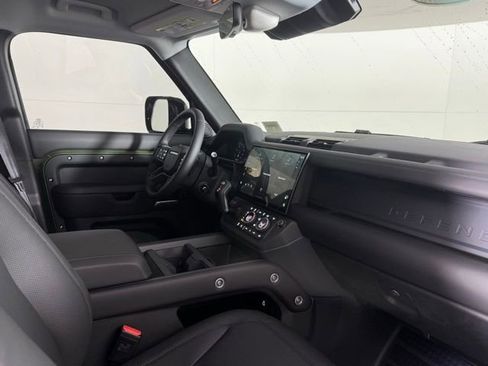 Certified 2026 Land Rover Defender 110 X-Dynamic SE image 34