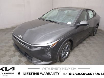 New 2025 Kia K4 LXS