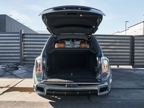 Used 2025 Rolls-Royce Cullinan image 17