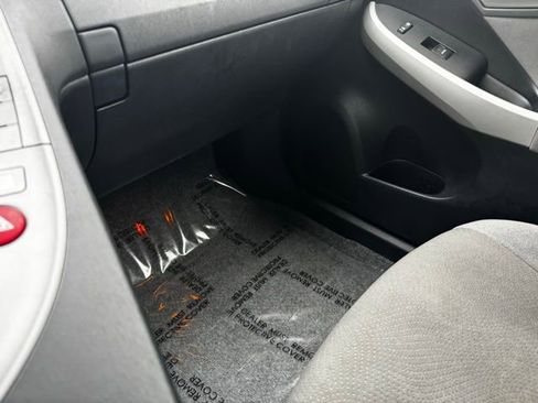 Used 2014 Toyota Prius Three image 18