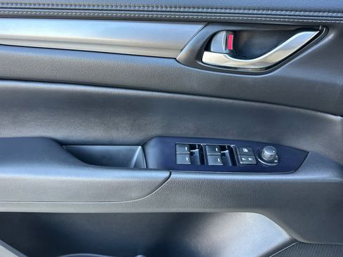 Used 2019 MAZDA CX-5 Touring image 10