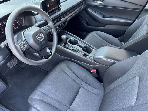 Used 2025 Honda Accord SE image 11