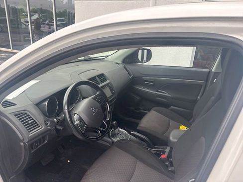 Used 2017 Mitsubishi Outlander Sport SE AWD/4WD image 5