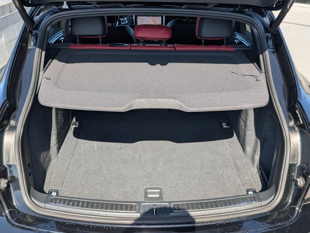 Certified 2025 Porsche Macan AWD/4WD image 12
