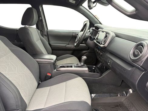 Used 2023 Toyota Tacoma TRD Off-Road AWD/4WD image 17