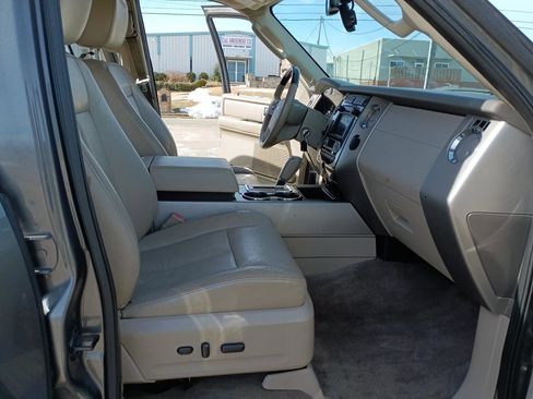 Used 2013 Ford Expedition Limited image 27