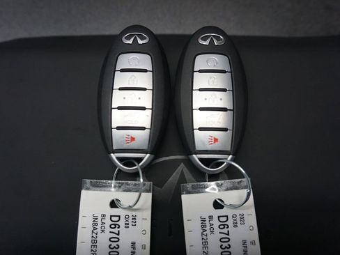 Used 2023 INFINITI QX80 Sensory w/ Cargo Package AWD/4WD image 22
