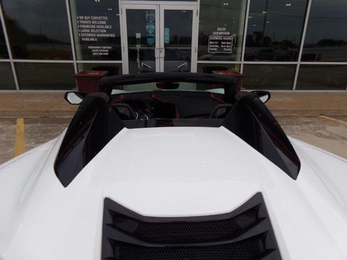 Used 2024 Chevrolet Corvette Stingray Premium Conv w/ Z51 Performance Package RWD image 8