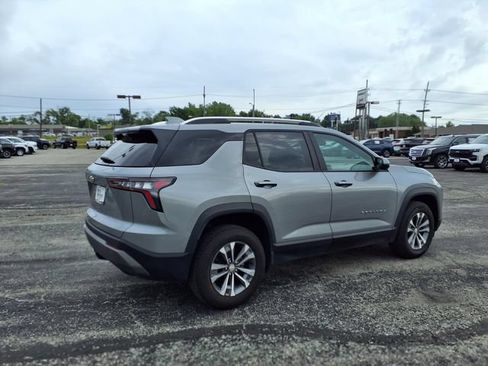 Used 2025 Chevrolet Equinox LT w/ Convenience Package II AWD/4WD image 4