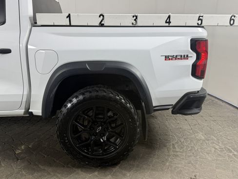 Used 2024 Chevrolet Colorado Trail Boss w/ LPO, Dark Essentials Package AWD/4WD image 5