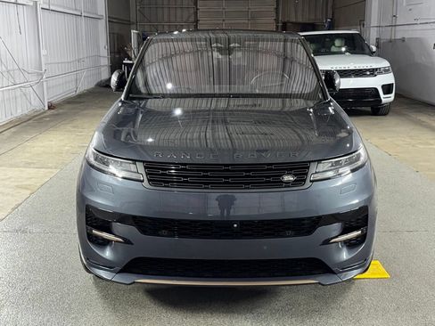 Used 2023 Land Rover Range Rover Sport SE Dynamic AWD/4WD image 2