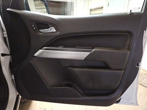 Used 2022 Chevrolet Colorado LT w/ Fleet Safety Package image 23