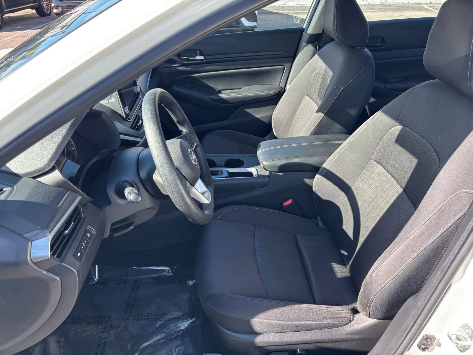 Used 2025 Nissan Altima 2.5 SV FWD image 36