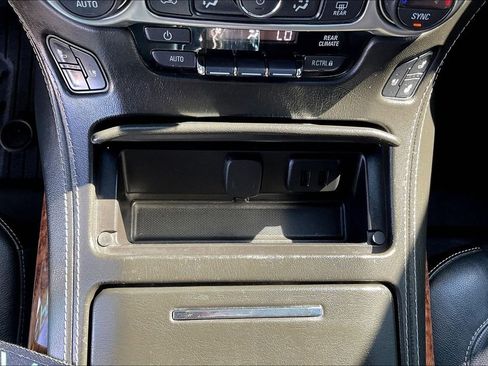 Used 2018 Chevrolet Tahoe Premier AWD/4WD image 16