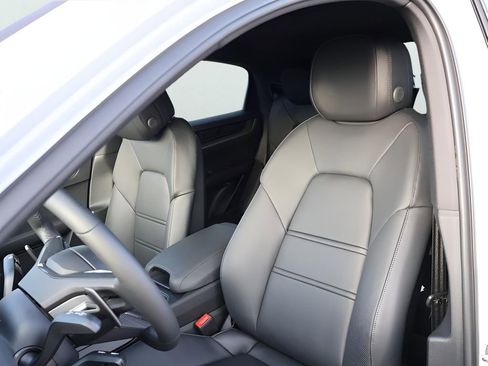 New 2026 Porsche Cayenne S image 5