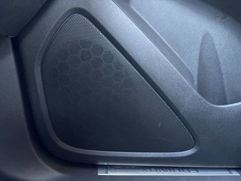 Used 2023 Chevrolet Equinox Premier image 27