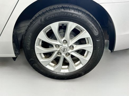 Used 2019 Nissan Sentra SV FWD image 11