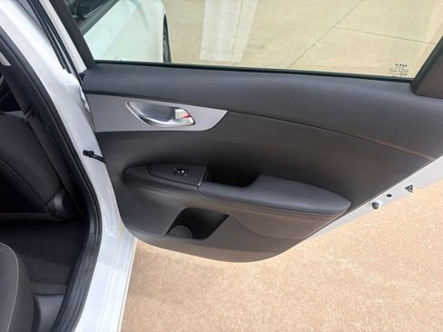 Used 2024 Kia Forte LXS w/ LXS Technology Package FWD image 36