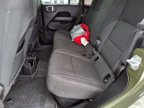 Used 2023 Jeep Gladiator Overland w/ Cold Weather Group image 10