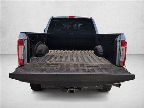 Used 2017 Ford F250 Lariat w/ Lariat Value Package AWD/4WD image 6
