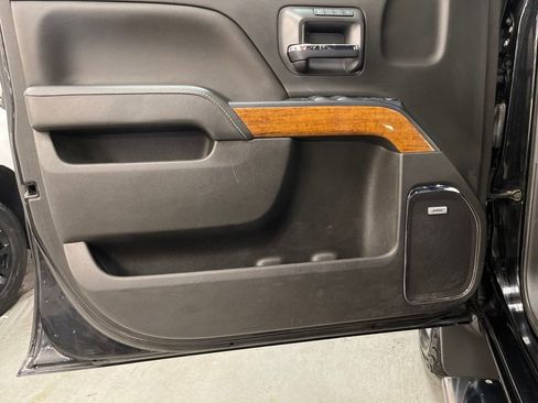 Used 2019 Chevrolet Silverado 2500 High Country w/ Duramax Plus Package image 16